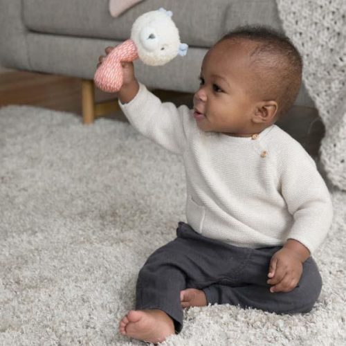 INGENUITY Plüss csörgő maci, Nate™, 0 hó+