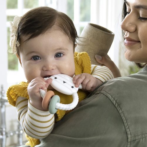 INGENUITY Szilikon rágóka bárány, Soothing Sheppy™, 3 hó+