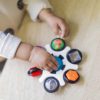 Baby Einstein Érzékszervi játék, Curiosity Clutch™, 3 hó+