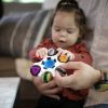 Baby Einstein Érzékszervi játék, Curiosity Clutch™, 3 hó+