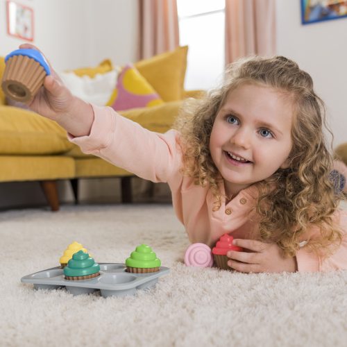 Bright Starts Formaválogató játék, Cupcakes, 3 hó+