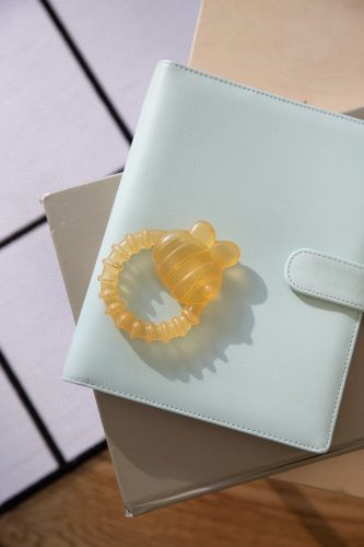 INGENUITY Hűsítő rágóka desztillált vízzel Bomby™ 3hó+