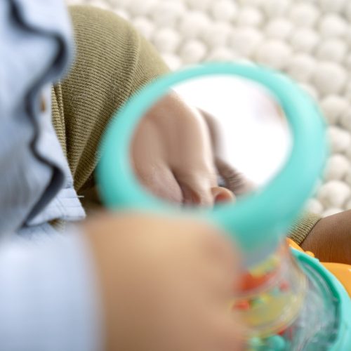 Bright Starts Játék zenei csörgő napocska Just for Sun™ 6m+