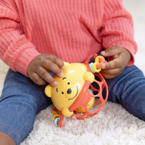 Bright Starts Játék OBALL csörgő Micimackó Jingle & Shake™ 0m+