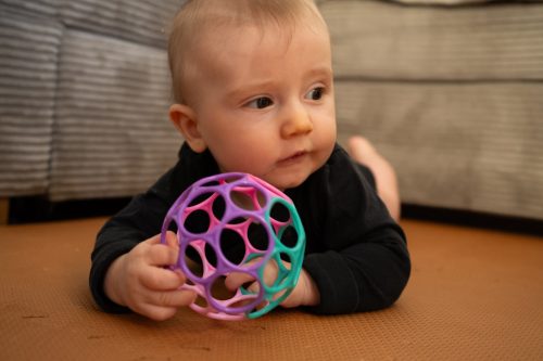 OBALL Játék OBALL™ Classic 10 cm 0hó + AQUAINT 50 ml - rózsaszín/lila