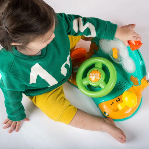 Bright Starts Zenélő kormánykerék játék, Lights & Colors Driver™, 6 hó+