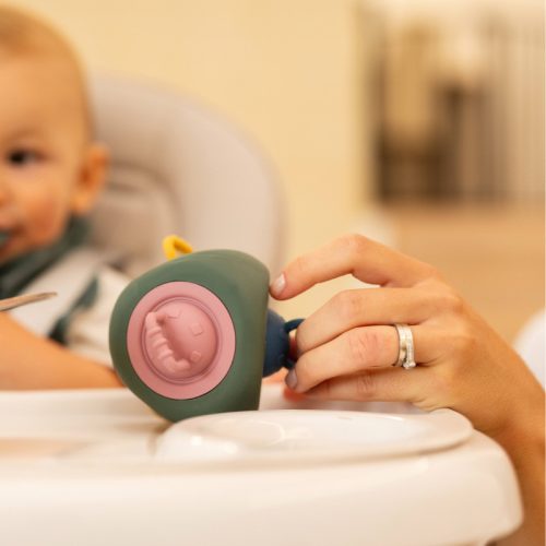 Petite&Mars Szilikon játék Pop Up Triangle Misty Green 10hó+