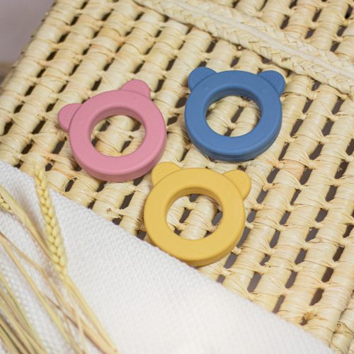 Petite&Mars Beary Szilikon rágóka csörgővel, Dusty Rose, 0 hó+