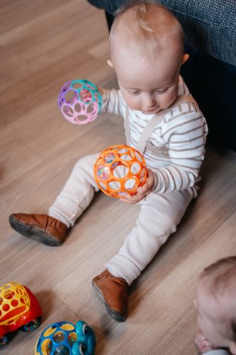 OBALL Játékautó piros 3hó+