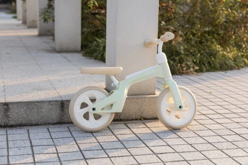 QPLAY futóbicikli Tech Mint, kor 2-4 év, 30 kg-ig