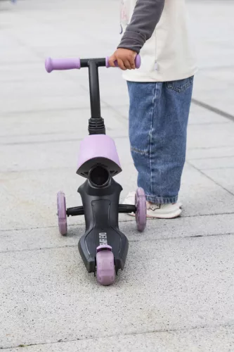 QPLAY futóbicikli/roller Sema Evo LED fényekkel Violet, kor 1 - 6 év, 50 kg-ig