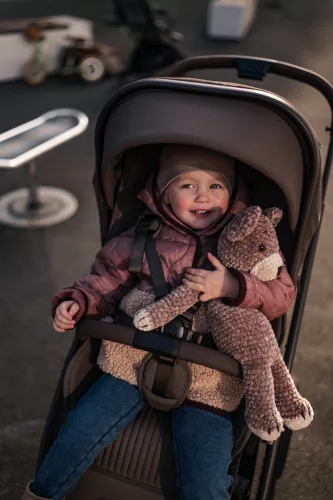 EASYWALKER Kombinált babakocsi Zoey Pure Black + CYBEX Aton B2 i-Size + bázis